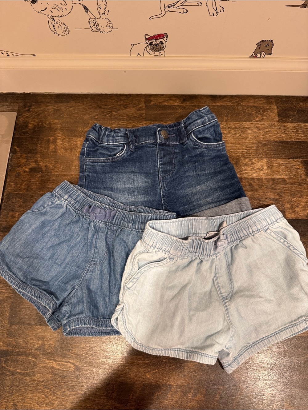 Three pairs of denim shorts 5T